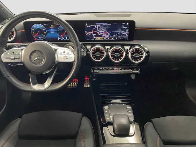 MERCEDES-BENZ A 180 AMG Line