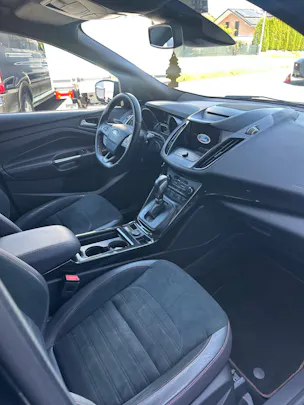 FORD Kuga 2.0 TDCi 150 ST-Line FPS