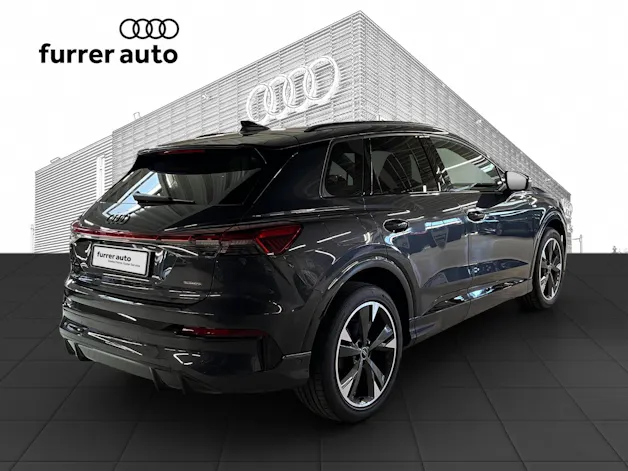 Audi Q4 e-tron SUV quattro performance Swiss Ski