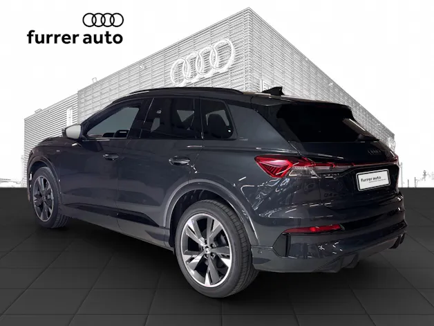 Audi Q4 e-tron SUV quattro performance Swiss Ski