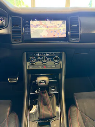 SKODA Kodiaq 2.0 Bi-TDI SCR RS 4x4 DSG | CH | Panorama | ACC | Area View | Navi Columbus |