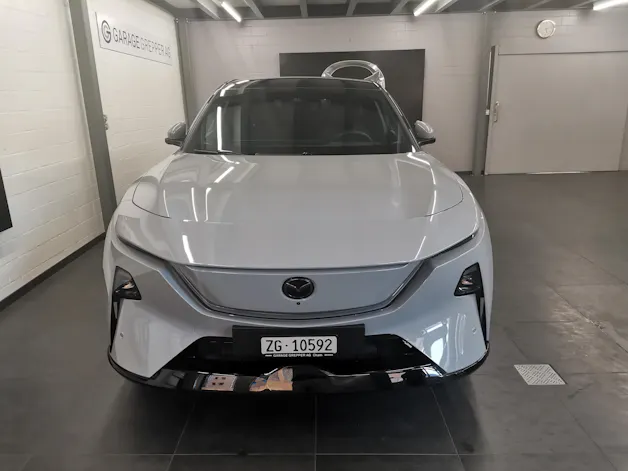 MAZDA CX-6e Takumi