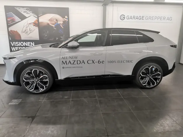 MAZDA CX-6e Takumi
