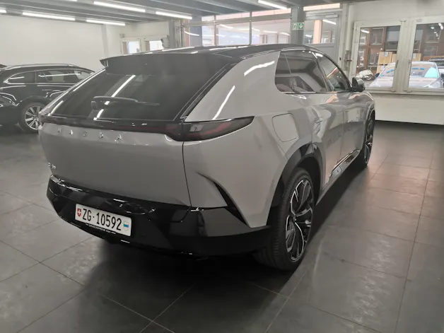 MAZDA CX-6e Takumi