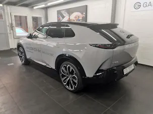 MAZDA CX-6e Takumi