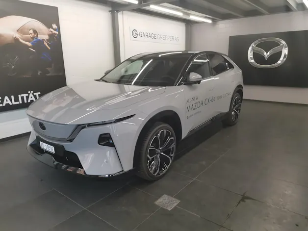 MAZDA CX-6e Takumi