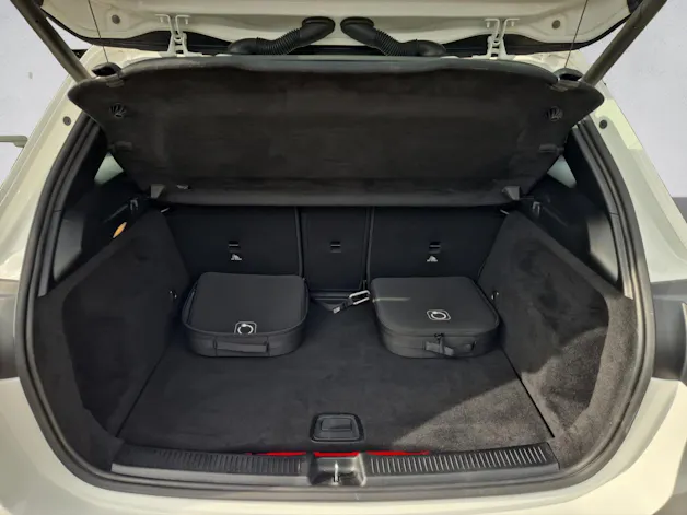 MERCEDES-BENZ B 250 e AMG Line