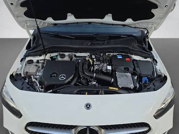MERCEDES-BENZ B 250 e AMG Line