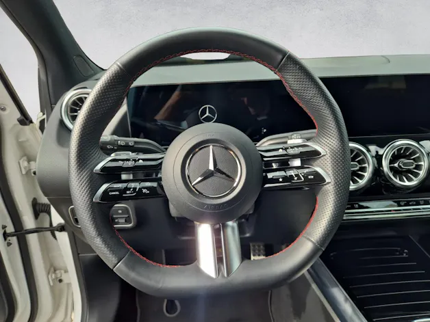 MERCEDES-BENZ B 250 e AMG Line
