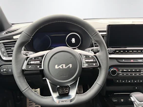 https://vehicle.imgix.net/4436761/46278f67-4cb5-4fba-8f50-d23fc29546e7.jpg