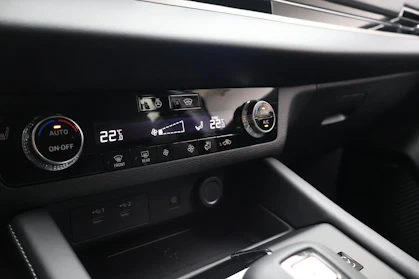 MITSUBISHI OUTLANDER 10