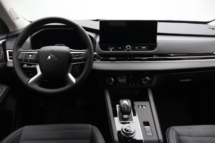 MITSUBISHI OUTLANDER 7