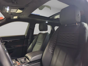 immagine del veicolo LAND ROVER Range Rover Evoque 1.5 T 300e R-Dynamic Autobiography