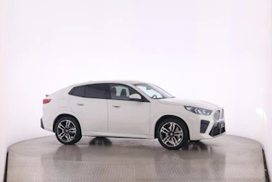 Fahrzeugbild BMW iX2 30 xDrive