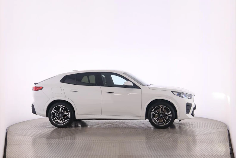 Fahrzeugbild BMW iX2