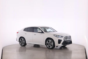 Fahrzeugbild BMW iX2 30 xDrive