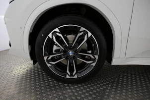 Fahrzeugbild BMW iX2 30 xDrive