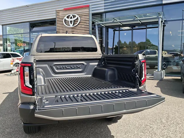 Toyota Hilux Double Cab.-Pick-up 2.8 D-4D MHEV 204 Style