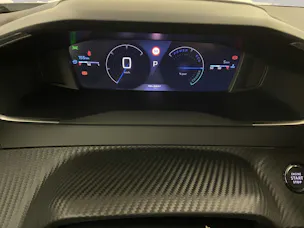 PEUGEOT 2008 1.2 Hybrid 145 Allure