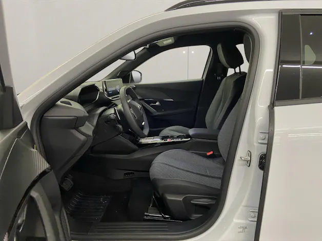 PEUGEOT 2008 1.2 Hybrid 145 Allure