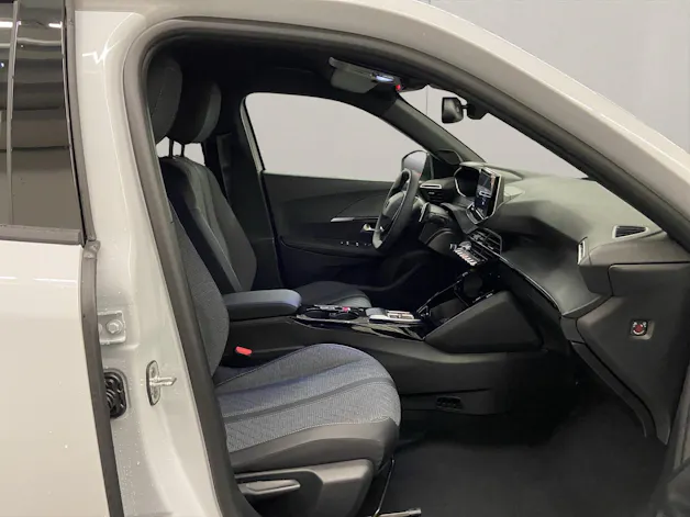 PEUGEOT 2008 1.2 Hybrid 145 Allure