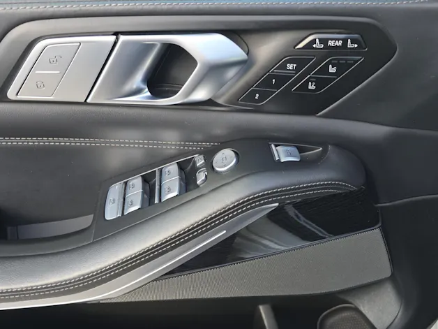 BMW X7 M50i