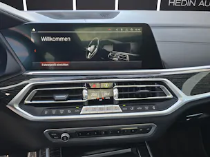 BMW X7 M50i