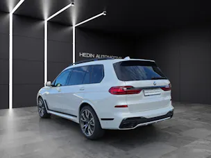 BMW X7 M50i