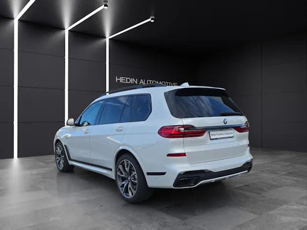 BMW X7 M50i