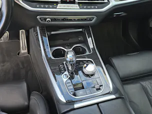 BMW X7 M50i