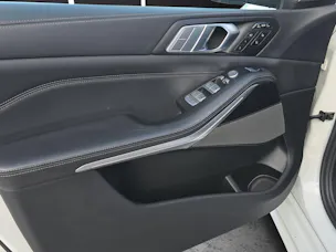 BMW X7 M50i