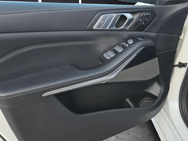 BMW X7 M50i