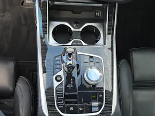BMW X7 M50i