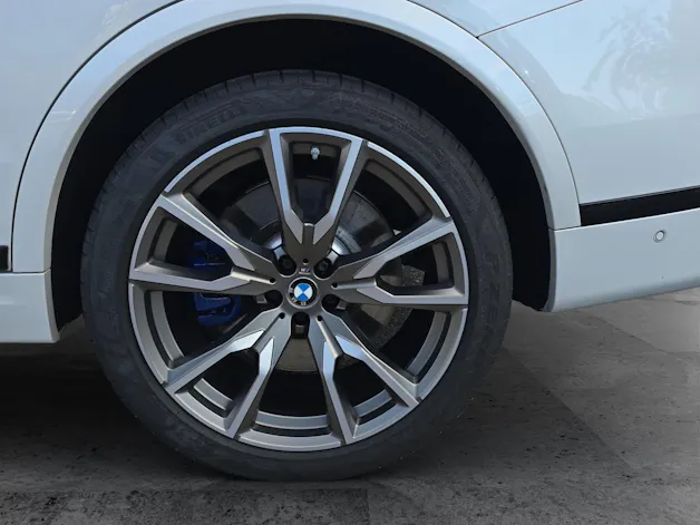 BMW X7 M50i