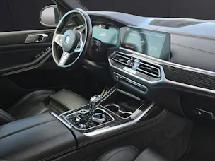 BMW X7 M50i