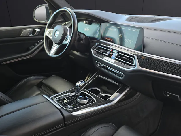 BMW X7 M50i