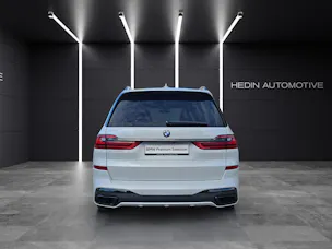 BMW X7 M50i