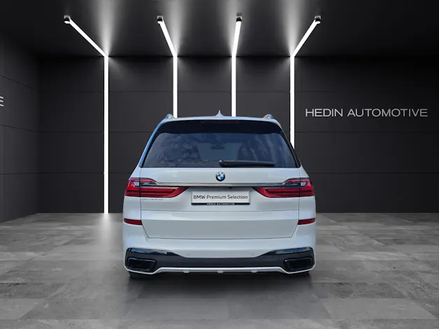 BMW X7 M50i
