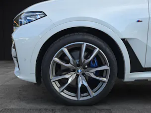BMW X7 M50i