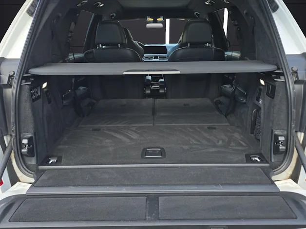 BMW X7 M50i