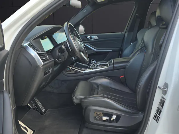 BMW X7 M50i