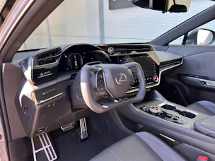 Lexus RZ 550e F Sport