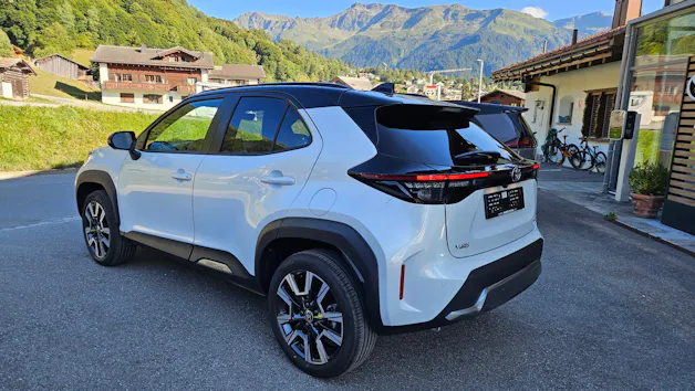 Toyota Yaris Cross 1.5 VVT-i HSD Premium AWD-i
