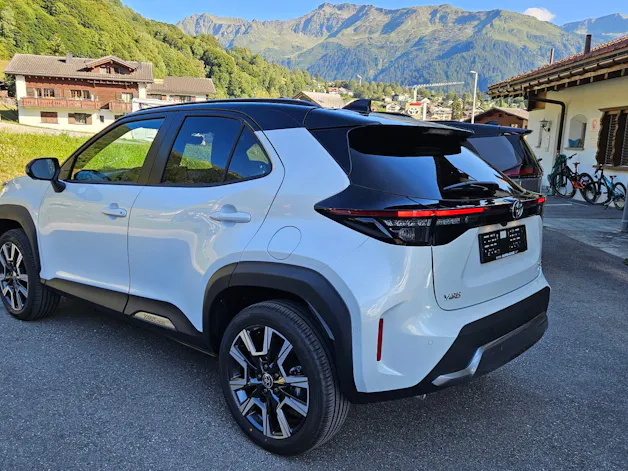 Toyota Yaris Cross 1.5 VVT-i HSD Premium AWD-i