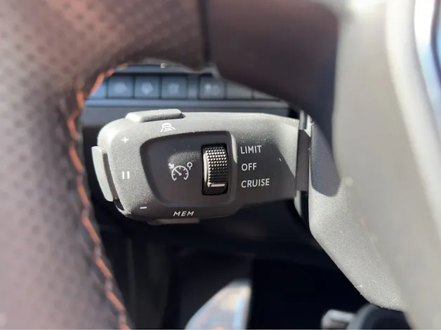 PEUGEOT 3008 1.6 Plug-in Hybrid4 GT