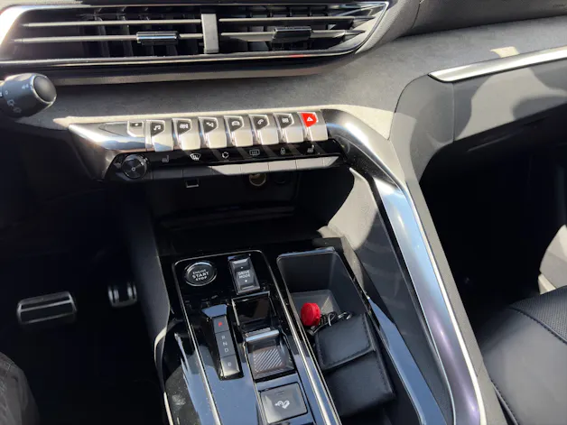 PEUGEOT 3008 1.6 Plug-in Hybrid4 GT
