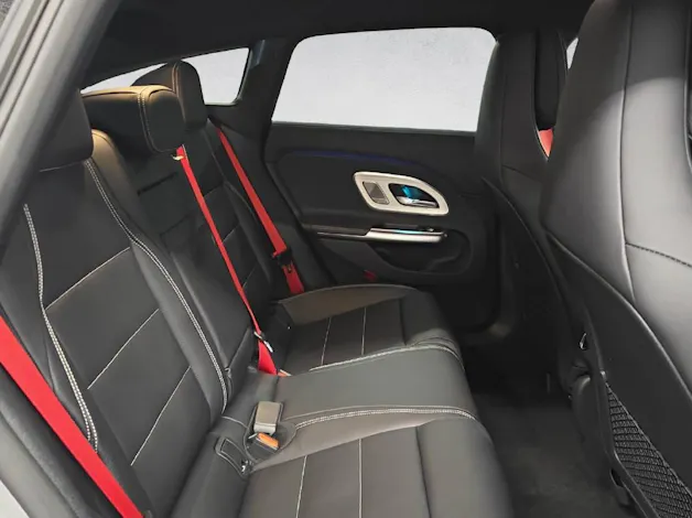 MERCEDES-BENZ CLA 220 4Matic AMG Line Shooting Brake