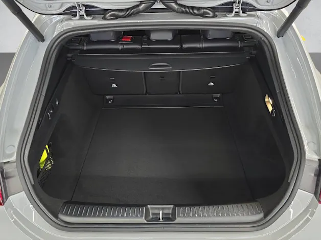 MERCEDES-BENZ CLA 220 4Matic AMG Line Shooting Brake