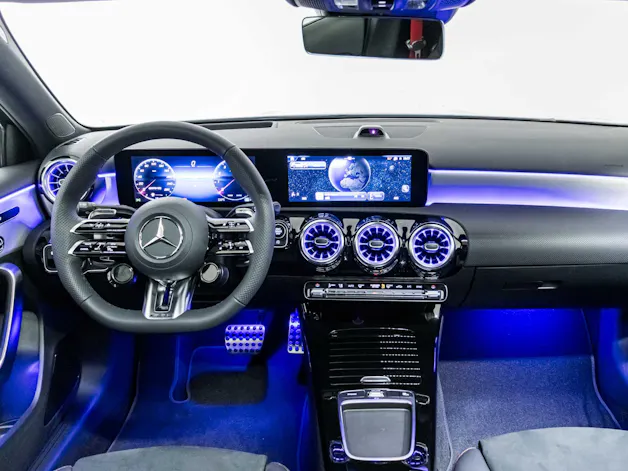 MERCEDES-BENZ A 35 AMG 4MATIC