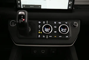 image du véhicule LAND ROVER Defender 90 2.0 Si4 SE